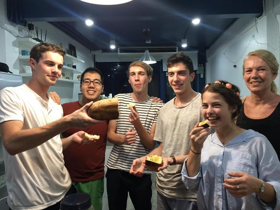 Local Time Bangkok Hostel&Cafe Exterior photo